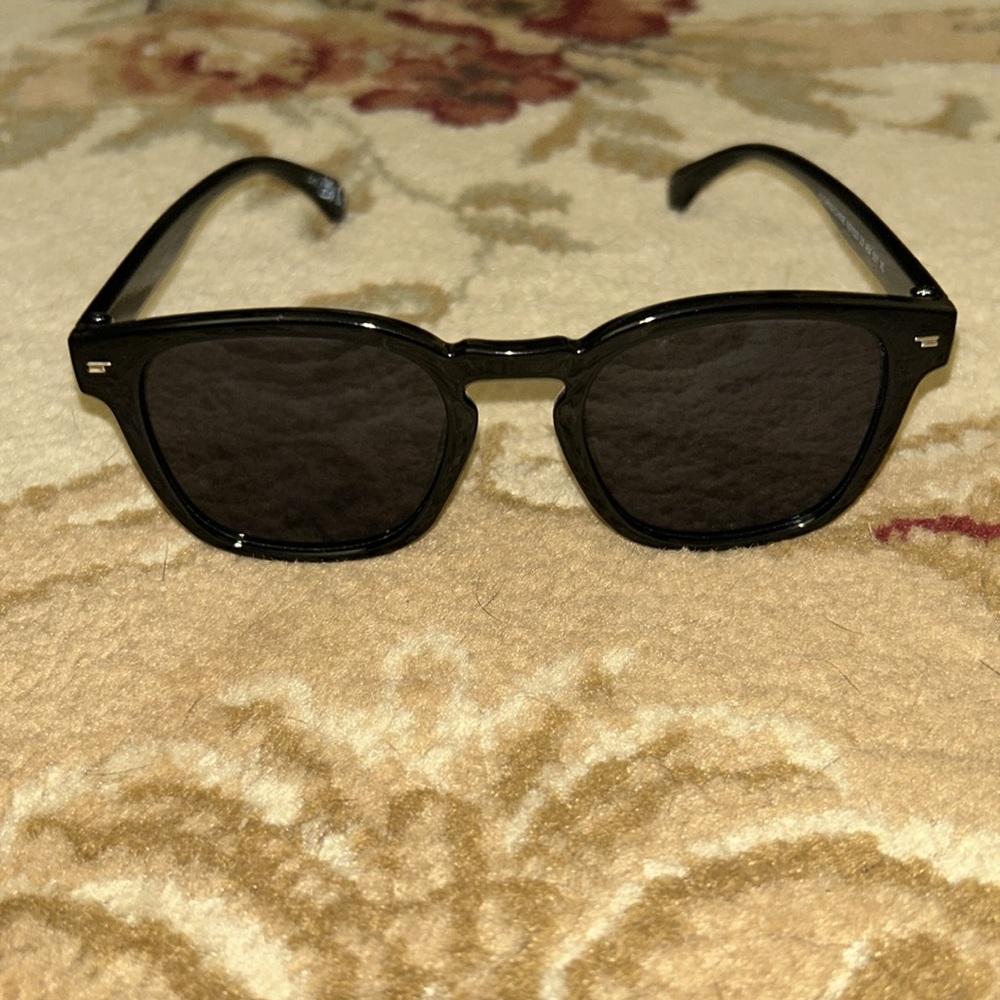 Black shades sunglasses - Picture 1 of 3